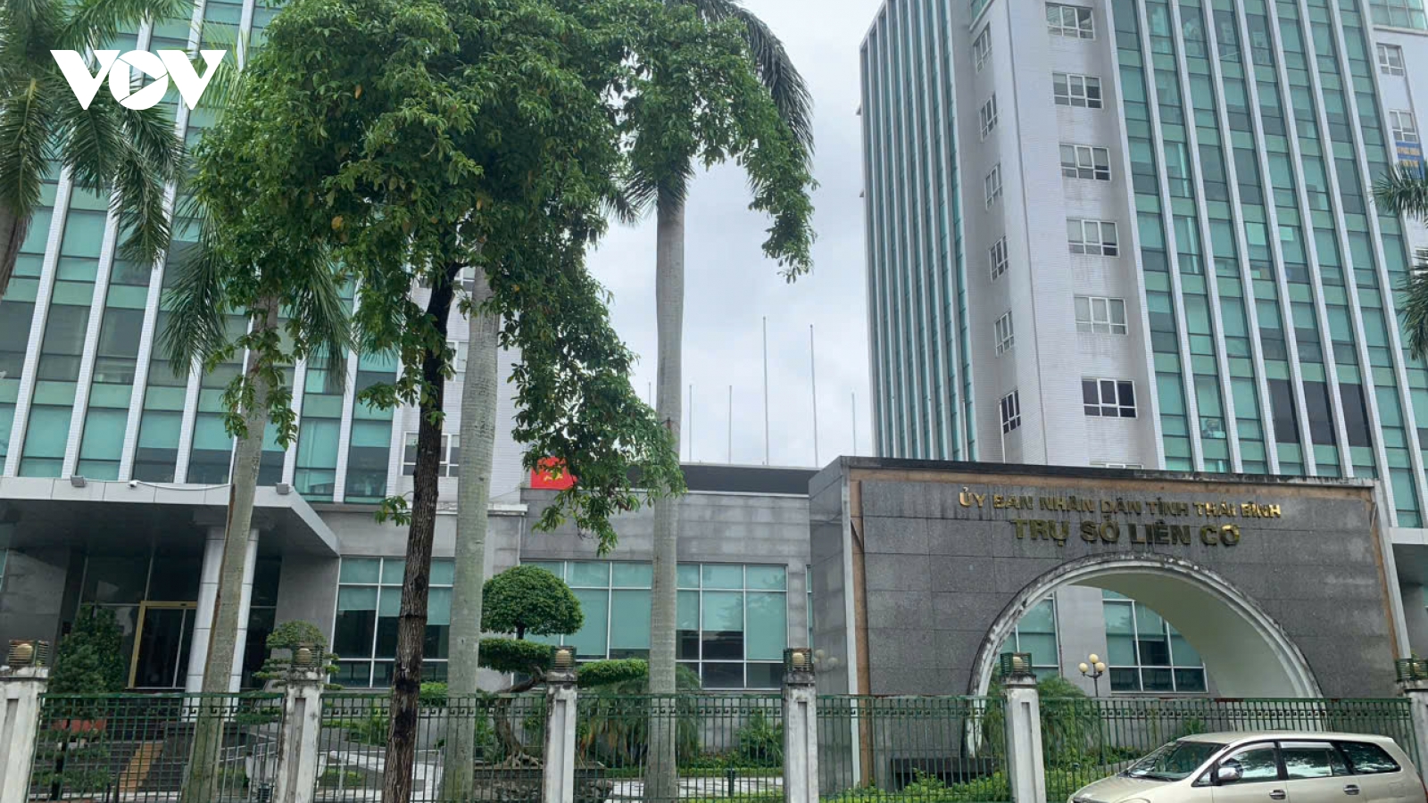 Chuyên gia hiến kế giải quyết tình trạng "thừa trụ sở" sau sáp nhập